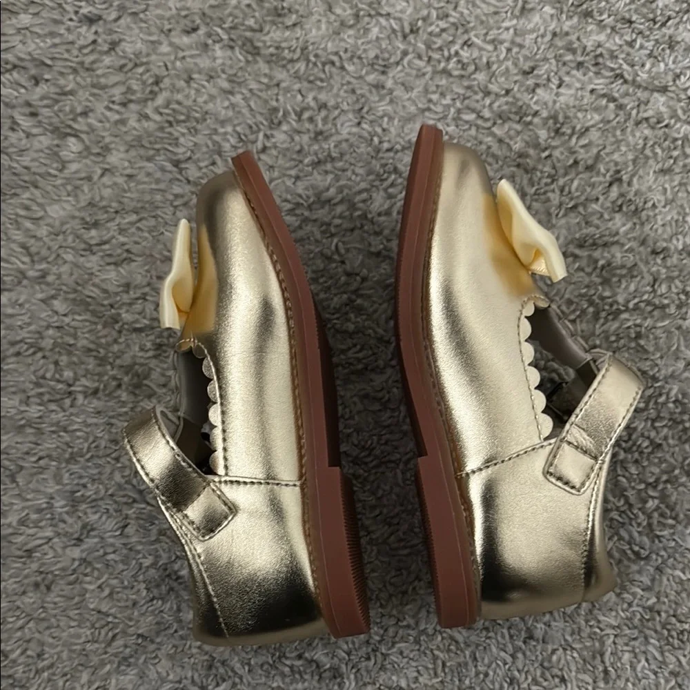 Gold Toddler Girl Dress Shoes with Bow​